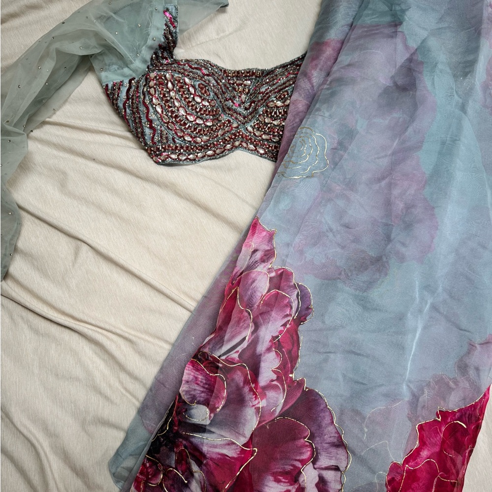 Chic Floral Multicolor Saree
